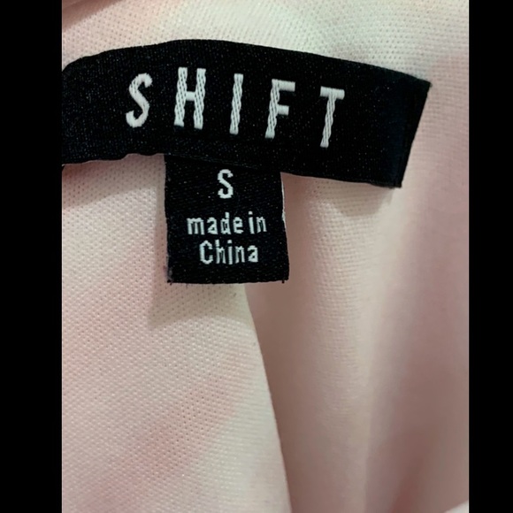 ✨🧡 White and Orange striped crop top 🧡✨ - Picture 3 of 3